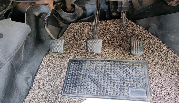 2013 Toyota Etios G, CNG, Manual, 95,110 km, interior