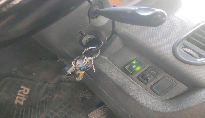 2012 Maruti Ritz LXI, CNG, Manual, 3,97,550 km, interior