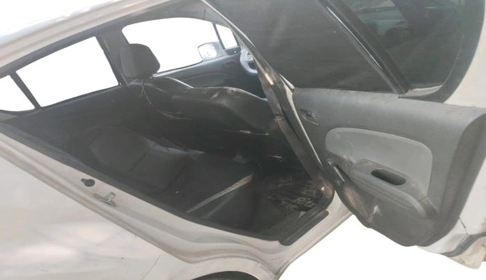 2012 Maruti Ritz LXI, CNG, Manual, 3,97,550 km, interior