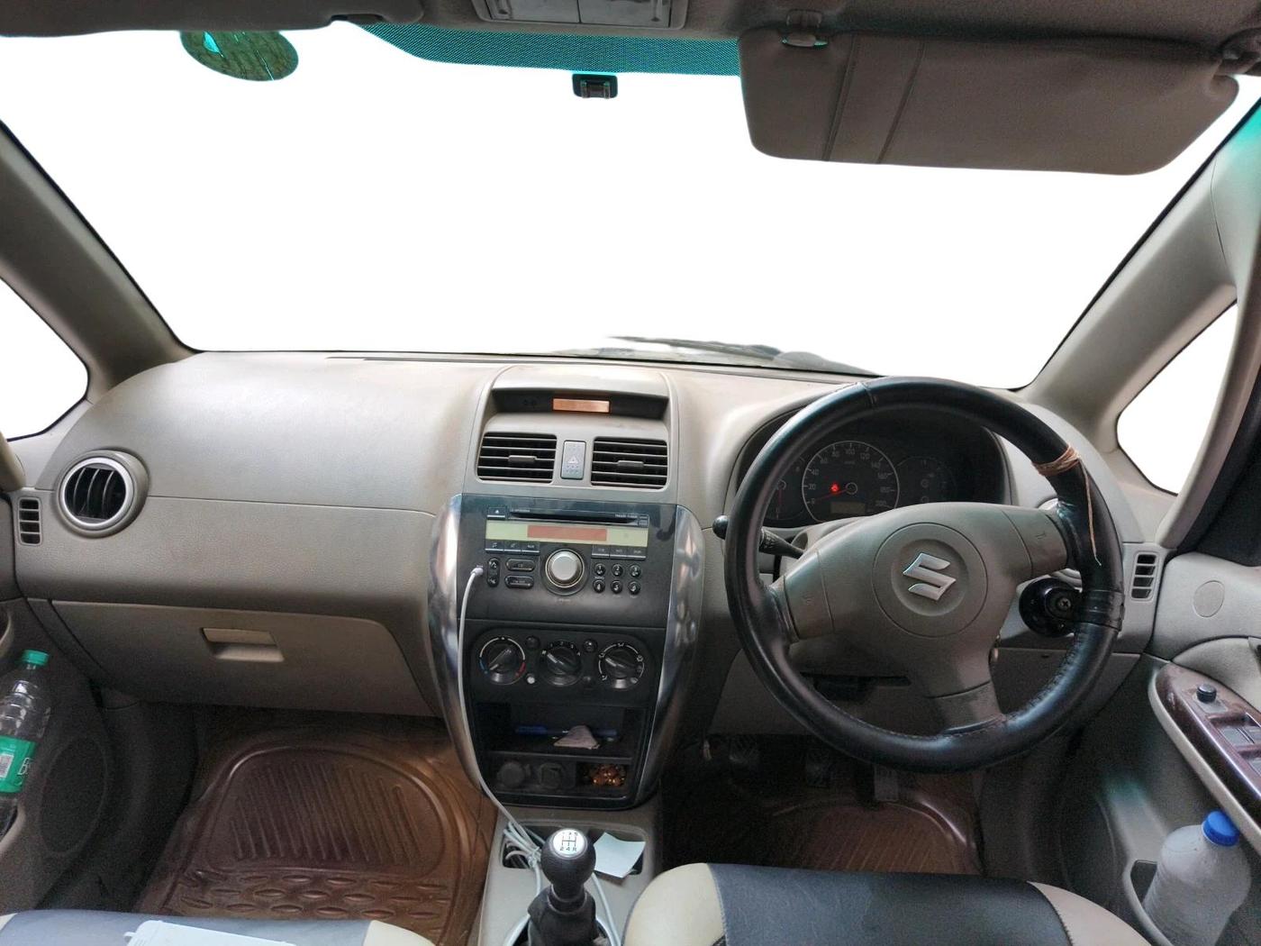 2011 Maruti SX4 VXI, CNG, Manual, 1,36,870 km, interior