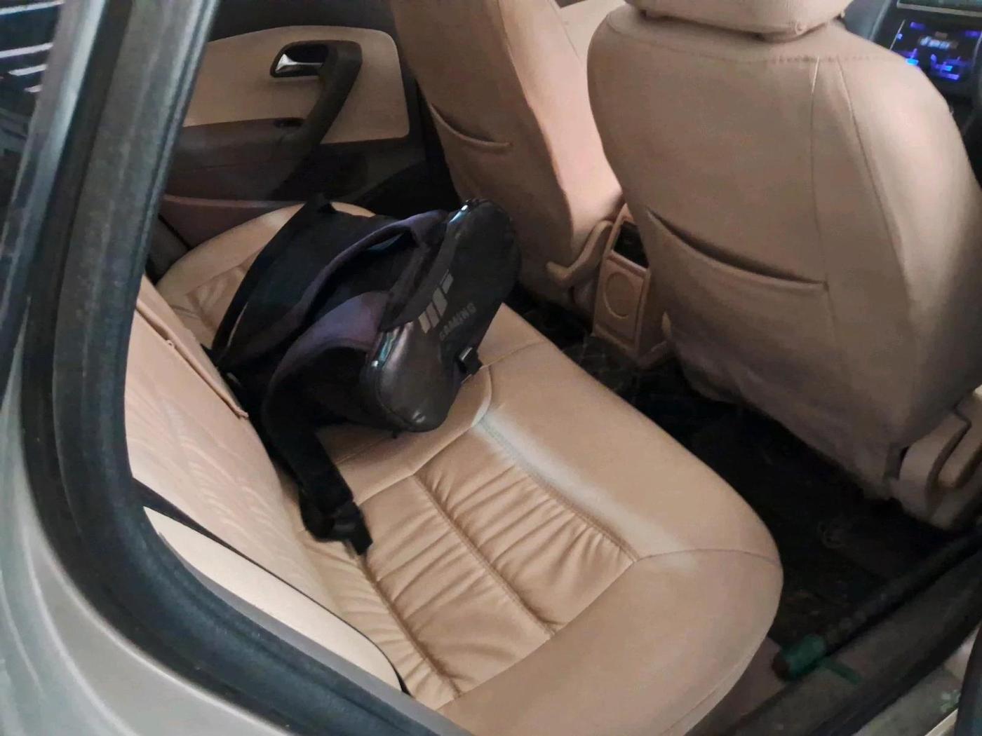 2011 Volkswagen Vento TRENDLINE 1.6, Petrol, Manual, 1,11,433 km, interior