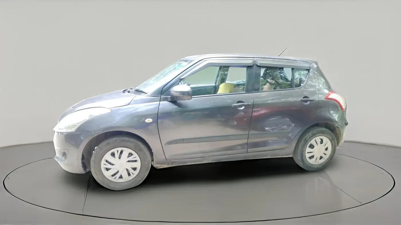 2016 Maruti Swift LXI (O), CNG, Manual, 1,46,994 km, exterior