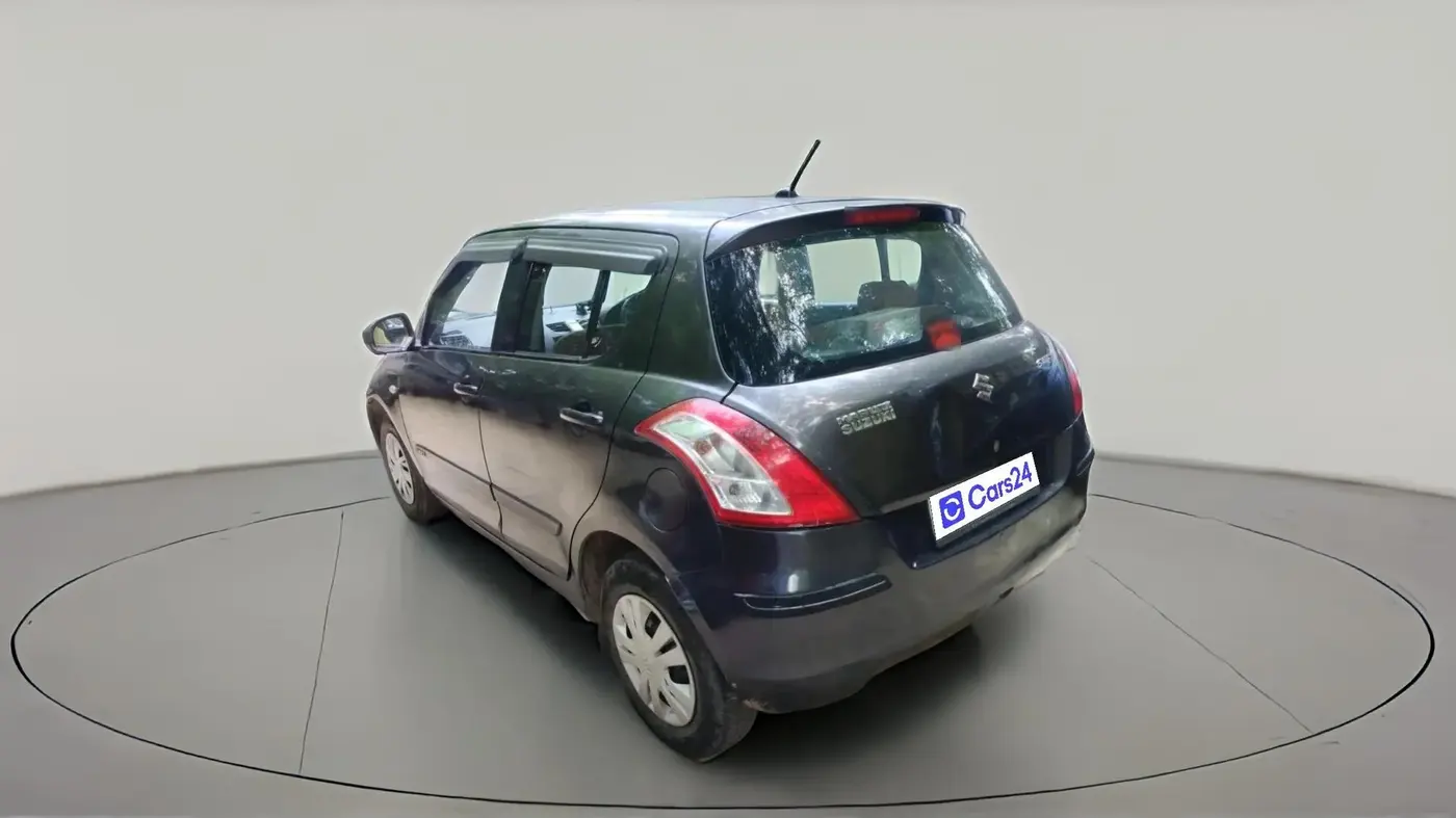2016 Maruti Swift LXI (O), CNG, Manual, 1,46,994 km, exterior