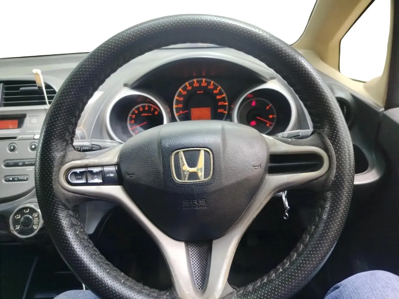 2011 Honda Jazz 1.2L I-VTEC BASE, Petrol, Manual, 1,18,417 km, interior