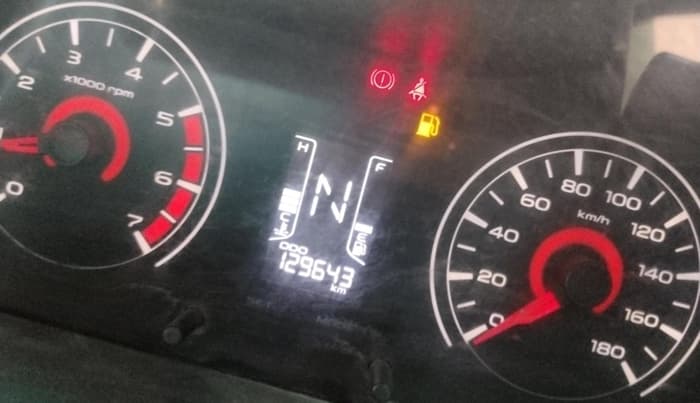2016 Mahindra Kuv100 K4 D 6 STR, Diesel, Manual, 1,29,643 km, interior