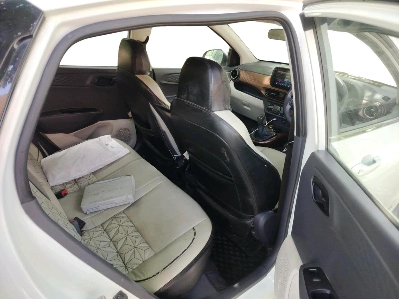 2020 Hyundai AURA S 1.2 CNG, CNG, Manual, 1,11,001 km, interior