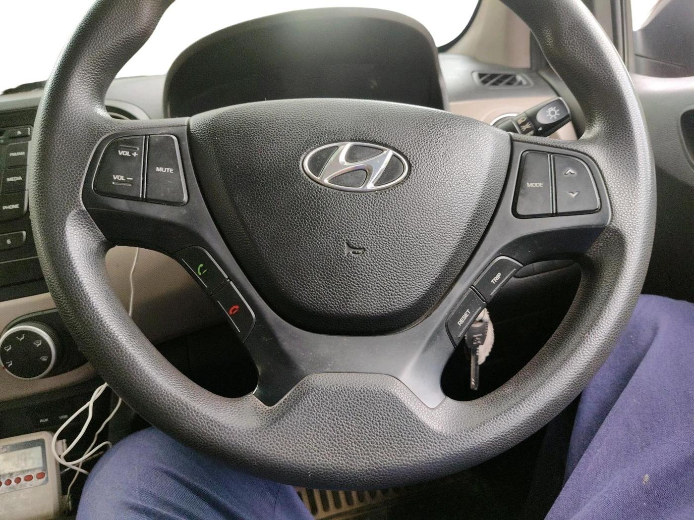 2015 Hyundai Grand i10 SPORTZ 1.2 KAPPA VTVT, Petrol, Manual, 47,639 km, interior