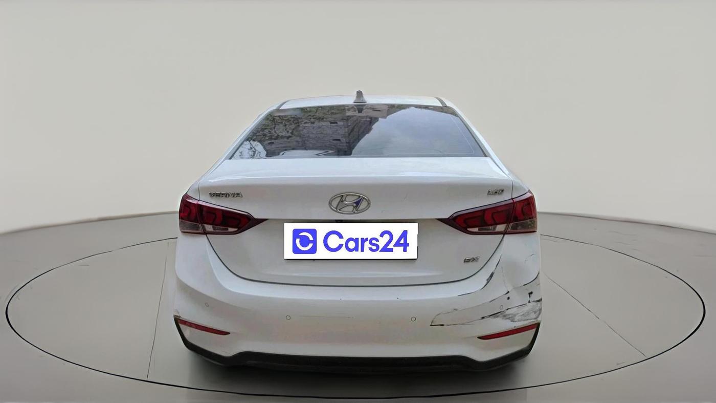 2018 Hyundai Verna 1.6 CRDI SX + AT, Diesel, Automatic, 97,043 km, exterior