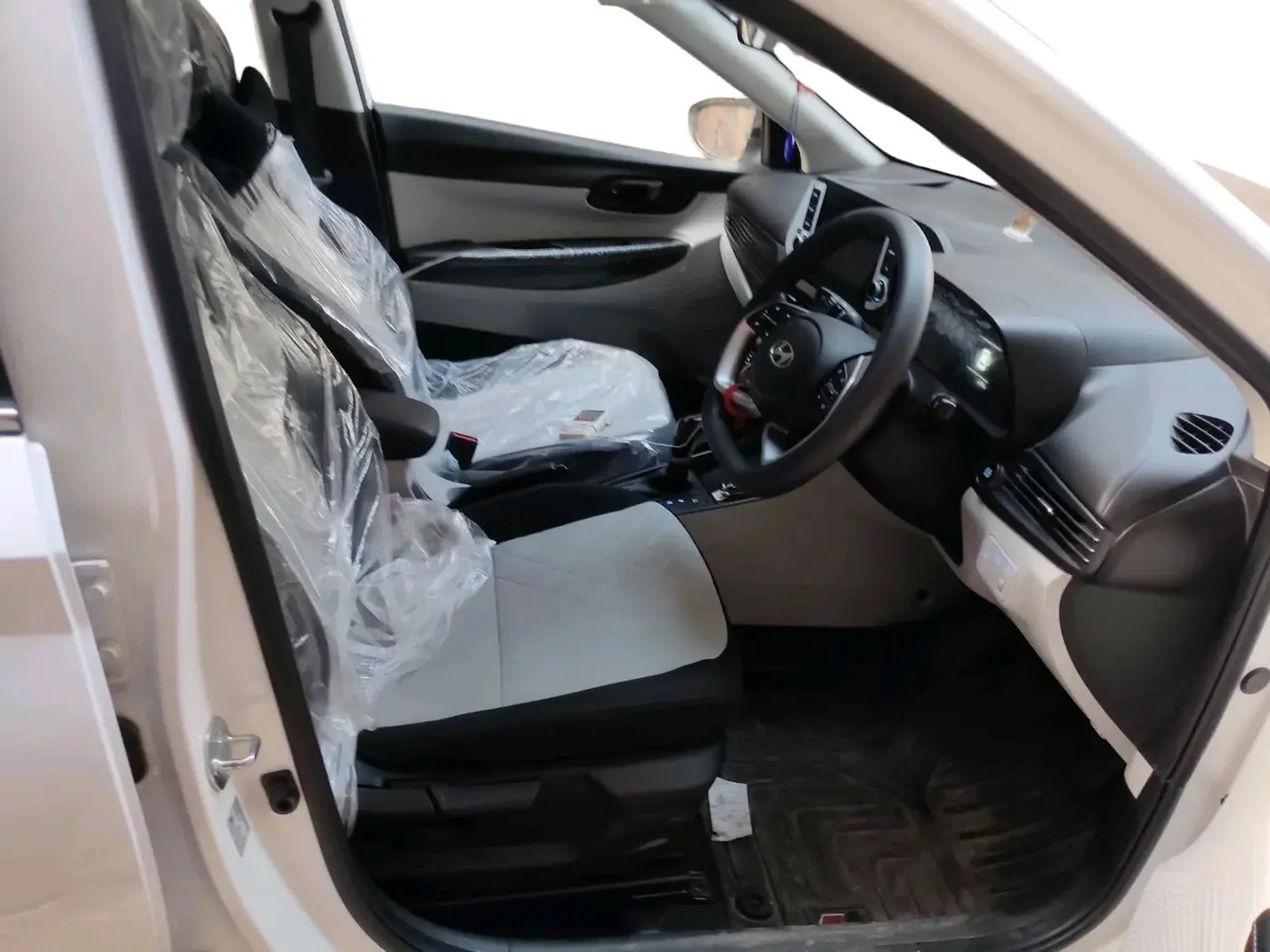 2025 Hyundai NEW I20 Sportz (O) 1.2 IVT, Petrol, Automatic, 3,232 km, interior
