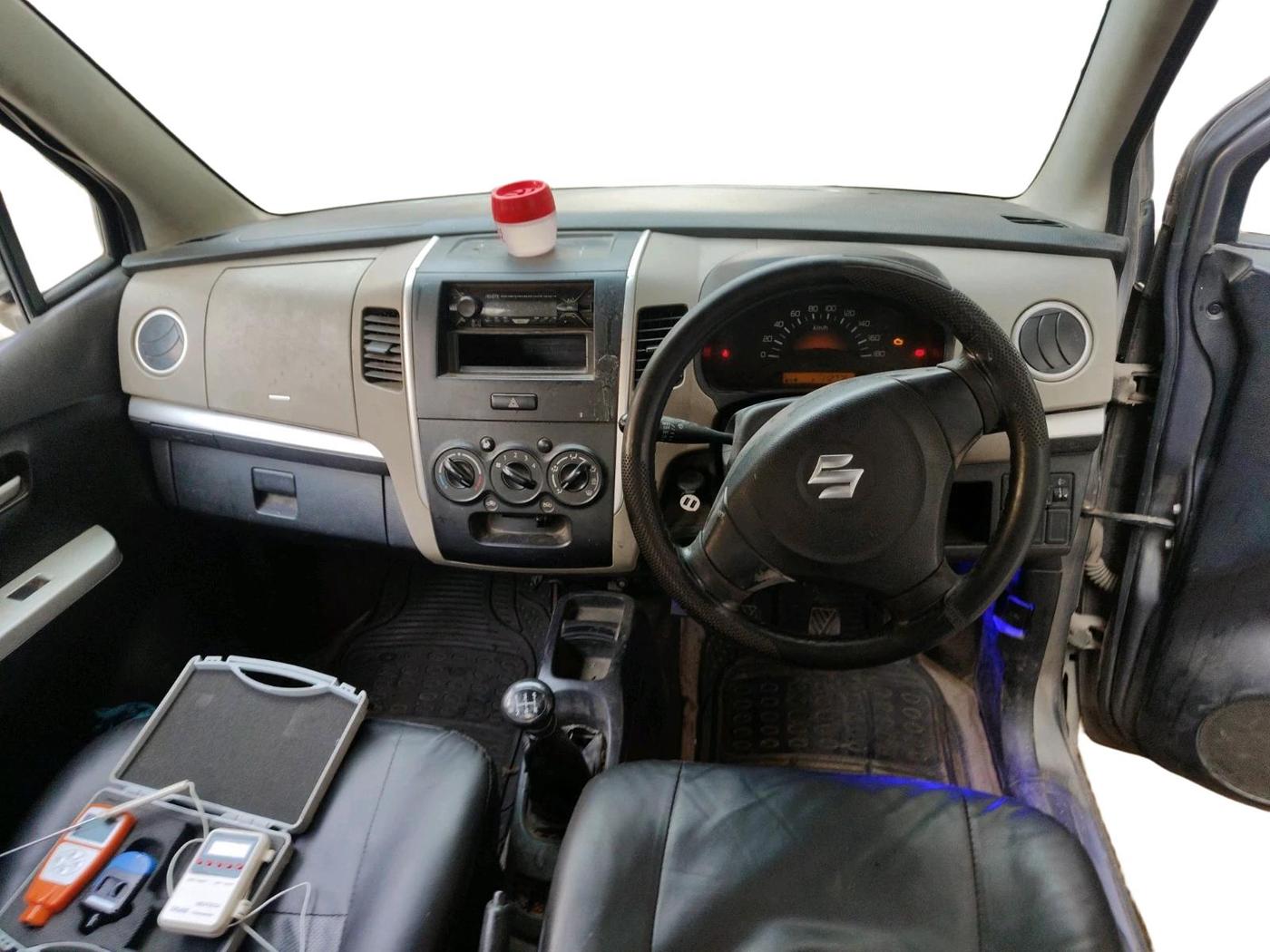 2014 Maruti Wagon R 1.0 LXI, CNG, Manual, 1,24,018 km, interior