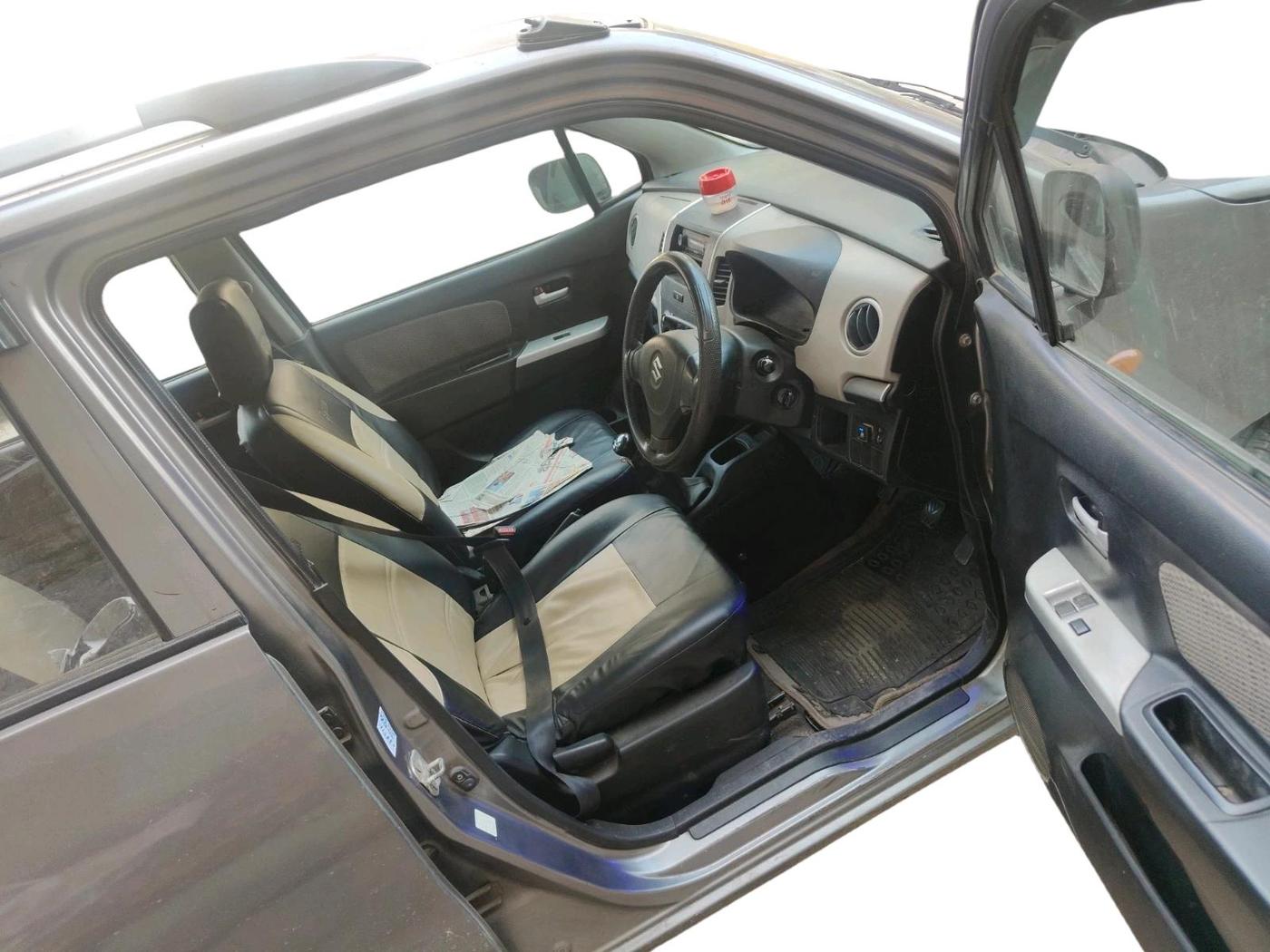 2014 Maruti Wagon R 1.0 LXI, CNG, Manual, 1,24,018 km, interior