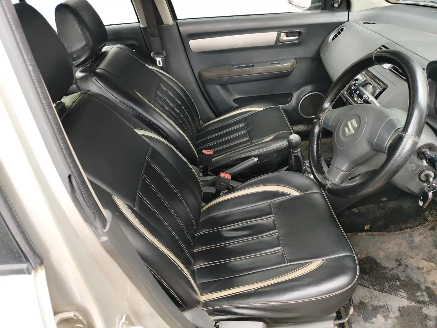 2011 Maruti Swift VXI, Petrol, Manual, 49,826 km, interior