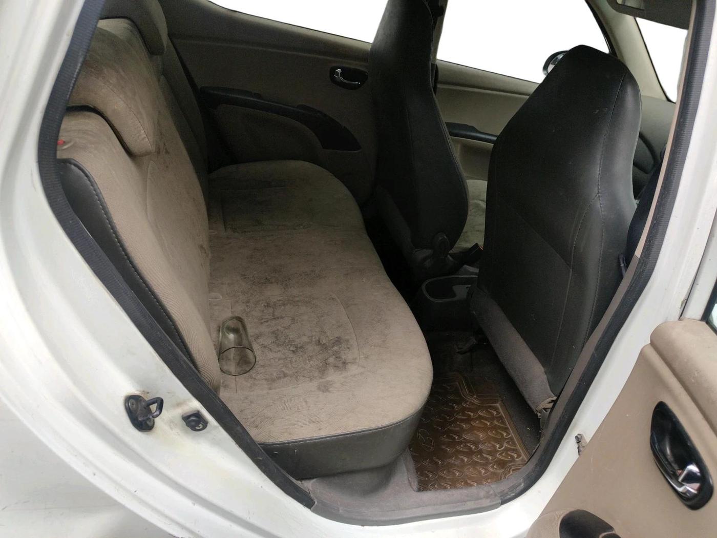 2011 Hyundai i10 SPORTZ 1.2 AT, Petrol, Automatic, 70,374 km, interior