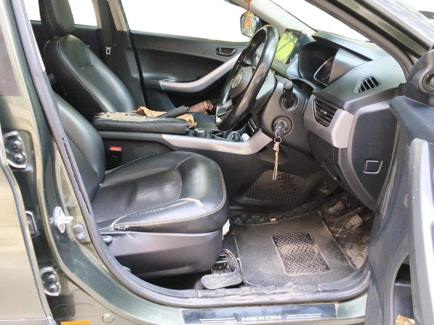 2022 Tata NEXON XM SUNROOF PETROL, Petrol, Manual, 55,039 km, interior