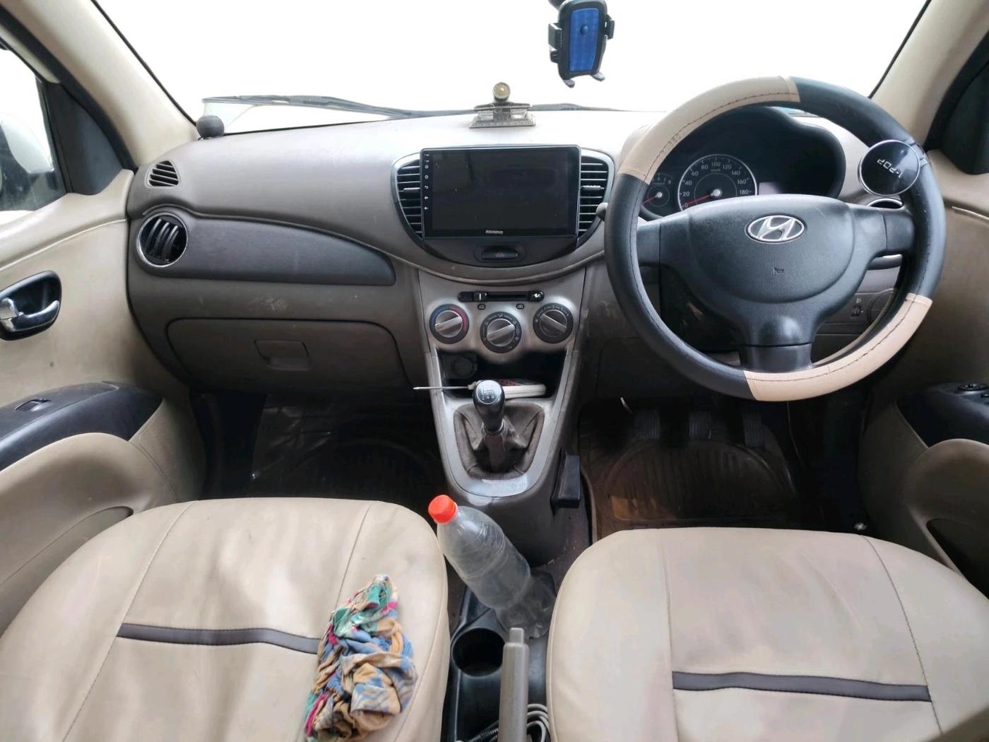 2011 Hyundai i10 MAGNA 1.2, Petrol, Manual, 99,058 km, interior