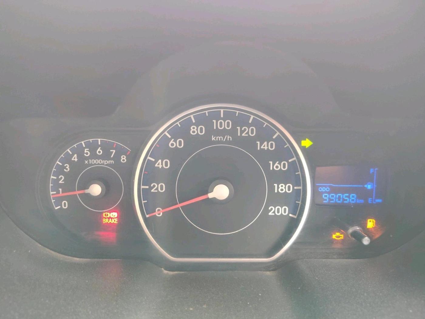 2011 Hyundai i10 MAGNA 1.2, Petrol, Manual, 99,058 km, interior