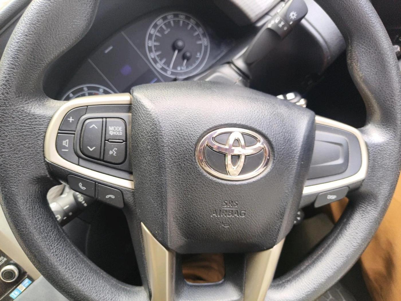 2021 Toyota Innova Crysta 2.7 GX AT 8 STR, Petrol, Automatic, 54,447 km, interior