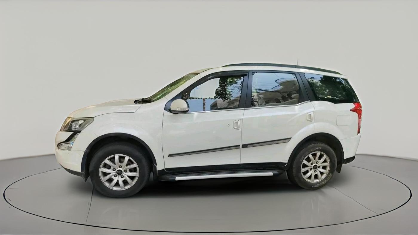 2016 Mahindra XUV500 W10 1.99, Diesel, Manual, 71,420 km, exterior