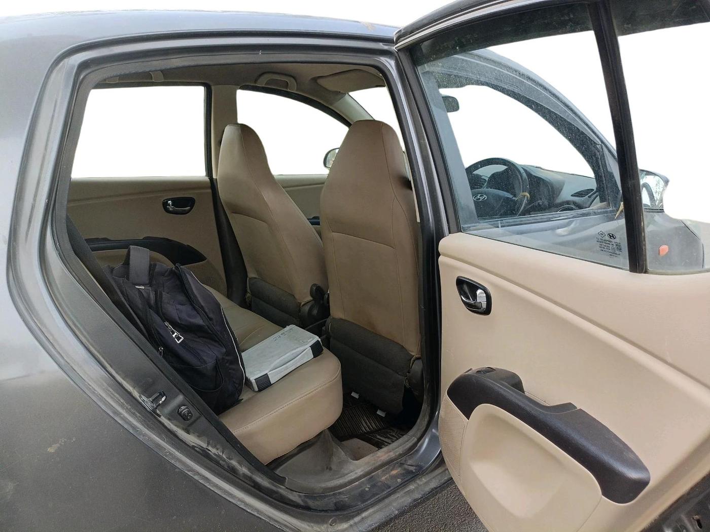 2013 Hyundai i10 MAGNA 1.1, Petrol, Manual, 59,078 km, interior