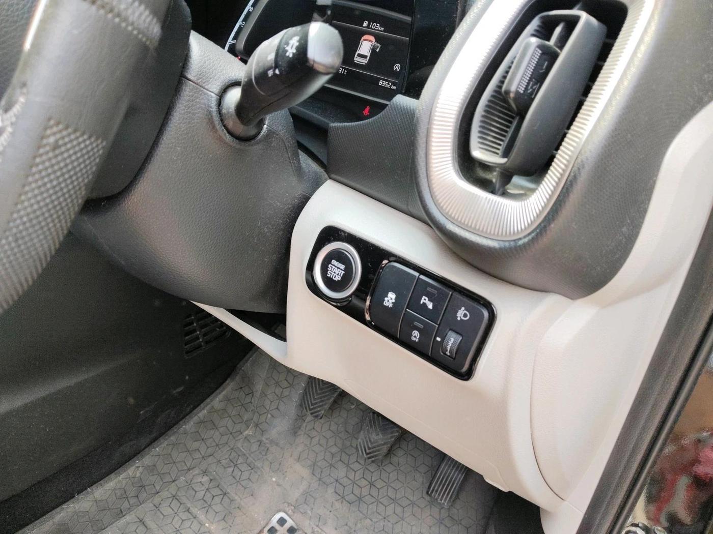 2025 KIA SONET HTK PLUS 1.5 DIESEL MT, Diesel, Manual, 8,352 km, interior