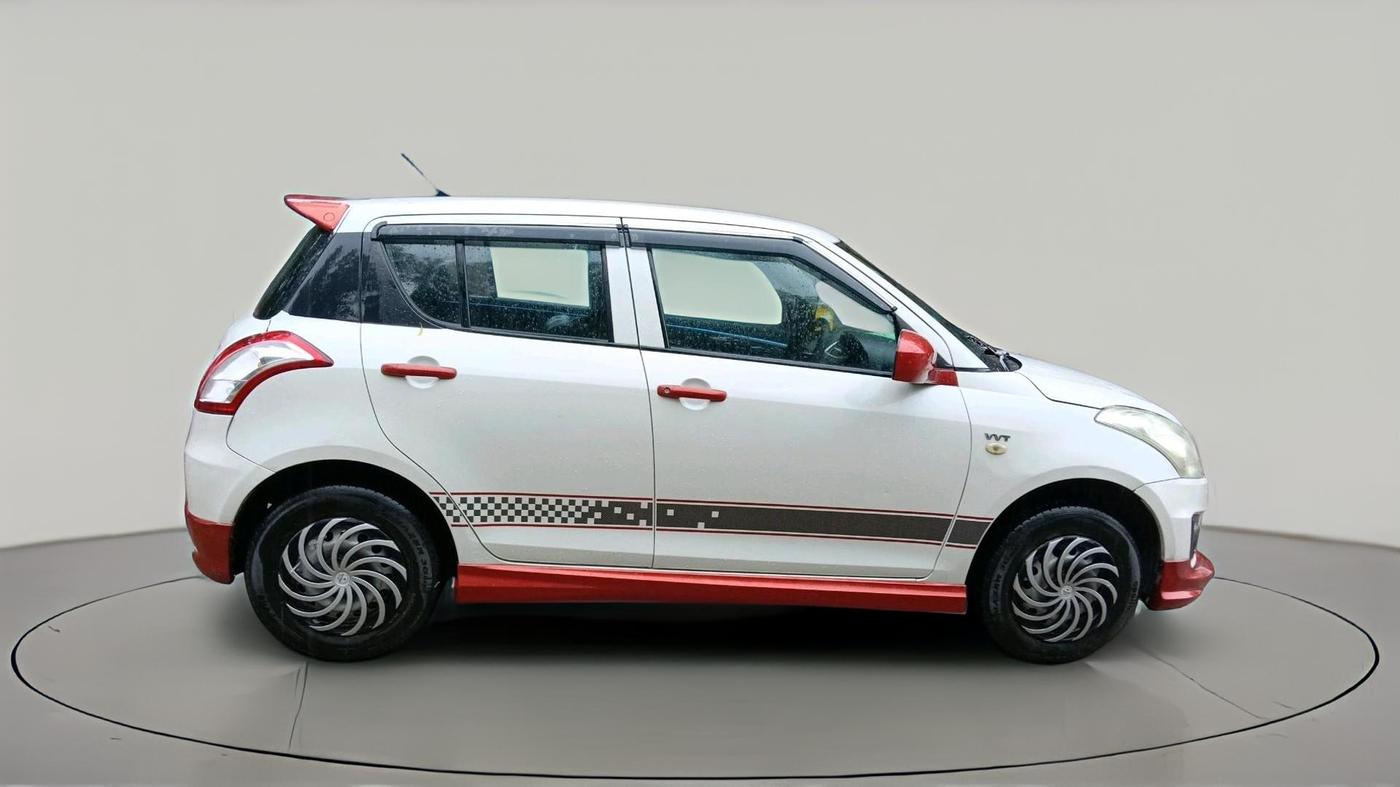 2016 Maruti Swift LXI (O), CNG, Manual, 57,682 km, exterior