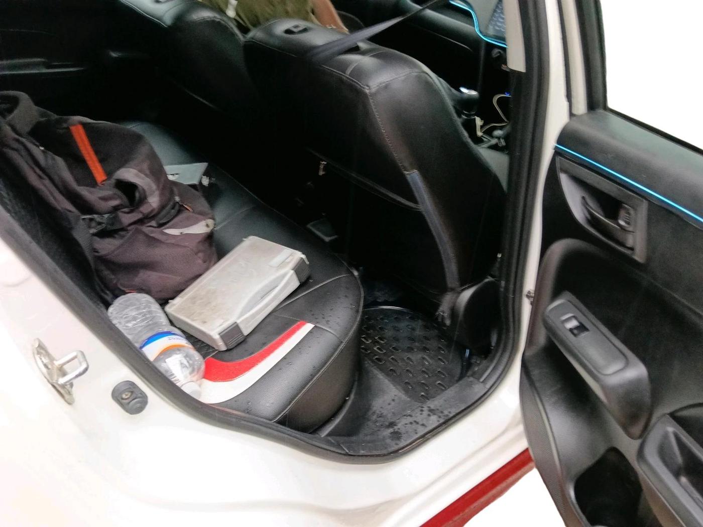 2016 Maruti Swift LXI (O), CNG, Manual, 57,682 km, interior