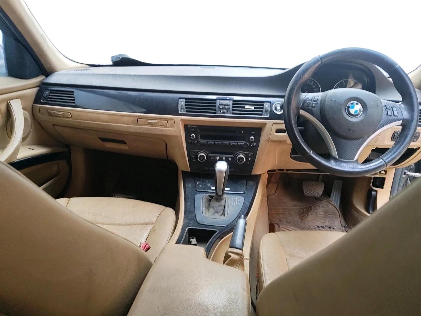 2011 BMW 3 Series 320i, Petrol, Automatic, 2,00,000 km, interior