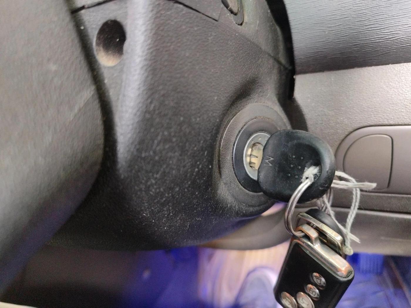 2011 Hyundai i10 MAGNA 1.2, Petrol, Manual, 32,184 km, interior