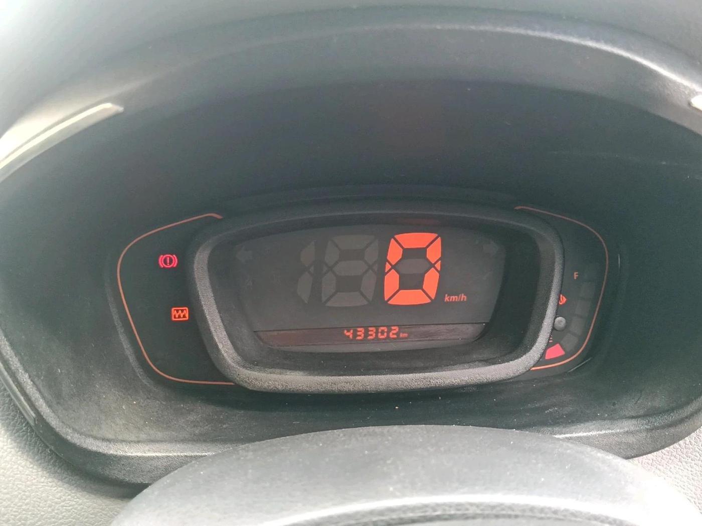 2016 Renault Kwid RXT 0.8, Petrol, Manual, 43,302 km, interior