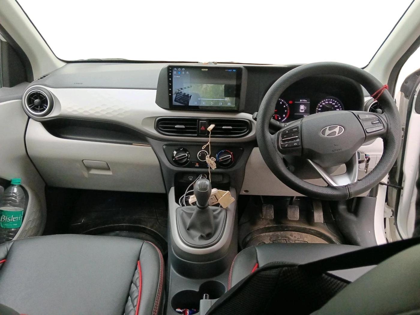 2024 Hyundai GRAND I10 NIOS MAGNA CORPORATE EDITION 1.2 KAPPA VTVT, Petrol, Manual, 4,588 km, interior