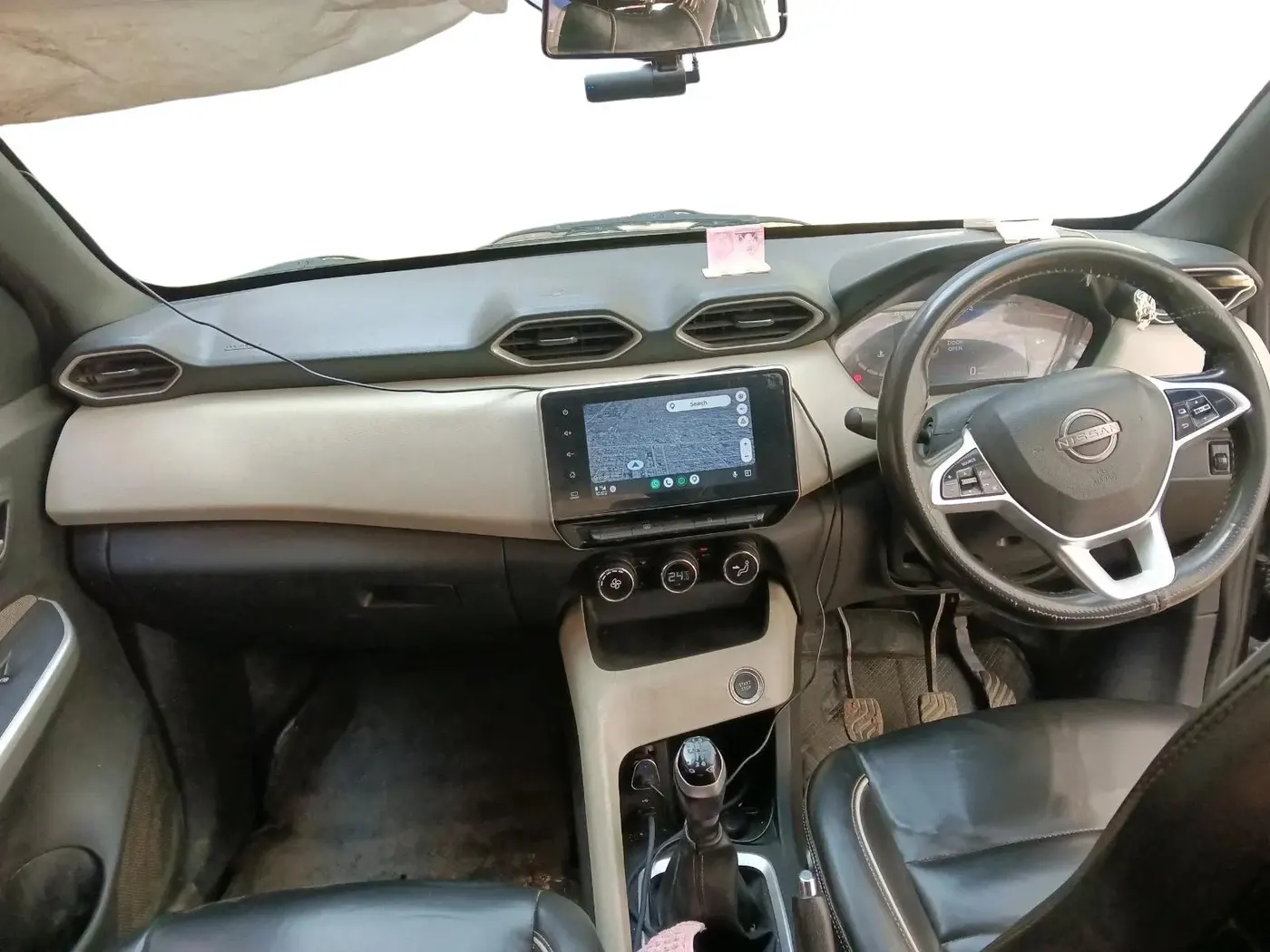 2021 Nissan MAGNITE XV MT, Petrol, Manual, 1,31,935 km, interior