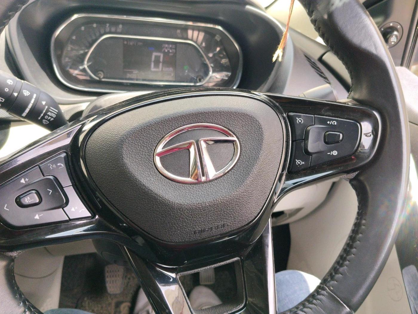 2023 Tata NEXON XZ PLUS PETROL SUNROOF, Petrol, Manual, 35,207 km, interior