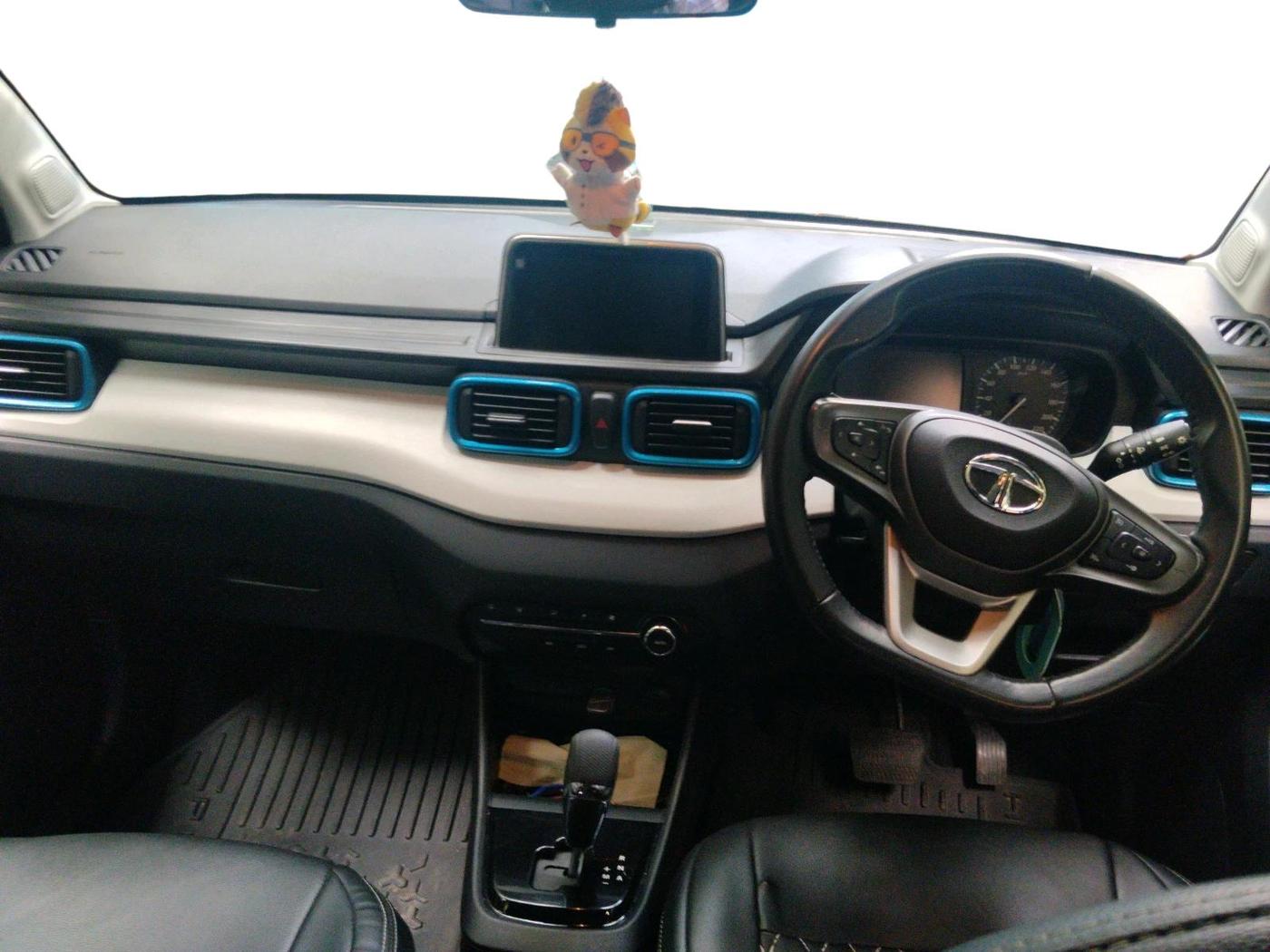 2023 Tata PUNCH CREATIVE  AMT, Petrol, Automatic, 21,218 km, interior
