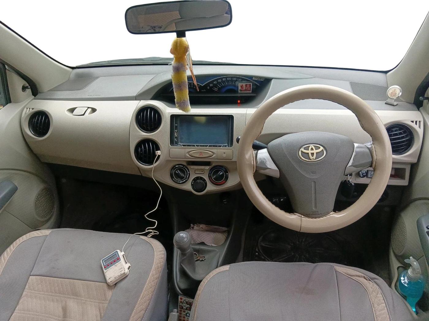 2016 Toyota Etios Liva G, CNG, Manual, 1,17,509 km, interior
