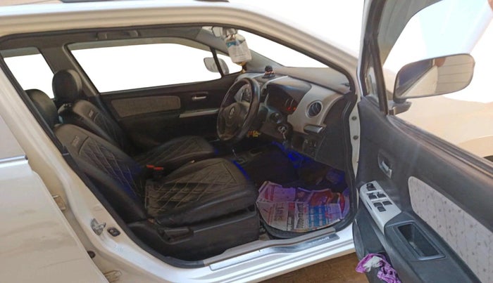 2016 Maruti Wagon R 1.0 VXI AMT, CNG, Automatic, 78,722 km, interior