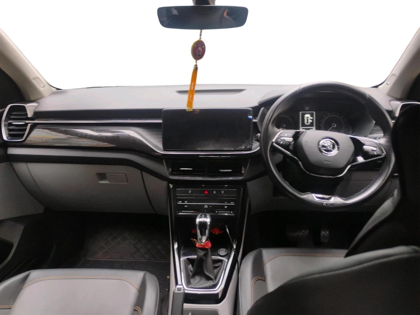 2022 Skoda KUSHAQ STYLE 1.0L TSI AT (6 AIRBAGS), Petrol, Automatic, 25,086 km, interior