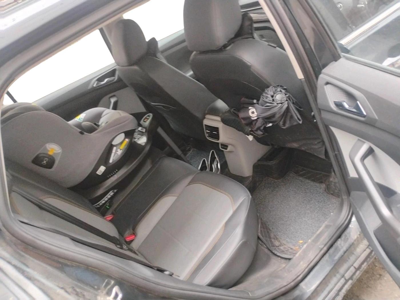 2022 Skoda KUSHAQ STYLE 1.0L TSI AT (6 AIRBAGS), Petrol, Automatic, 25,086 km, interior