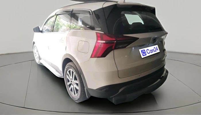 2024 Mahindra XUV700 AX 7 P AT 7 STR, Petrol, Automatic, 8,608 km, exterior