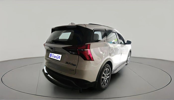 2024 Mahindra XUV700 AX 7 P AT 7 STR, Petrol, Automatic, 8,608 km, exterior