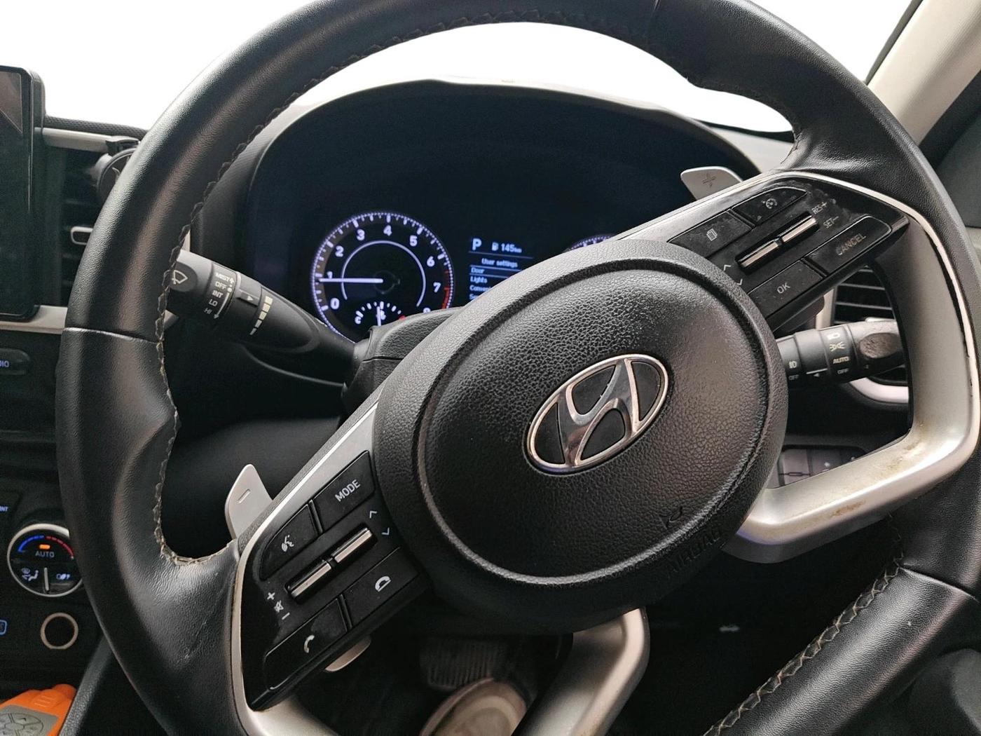 2020 Hyundai VENUE SX PLUS 1.0 TURBO DCT, Petrol, Automatic, 49,476 km, interior