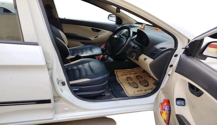 2016 Hyundai Eon MAGNA +, CNG, Manual, 1,23,640 km, interior