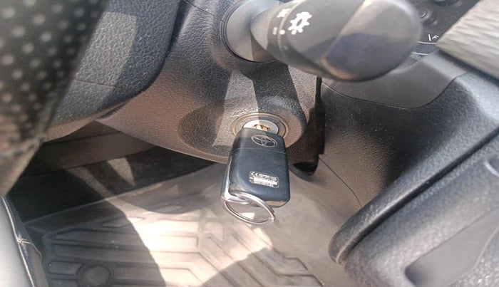 2018 Toyota Innova Crysta 2.7 GX 8 STR, Petrol, Manual, 66,035 km, interior