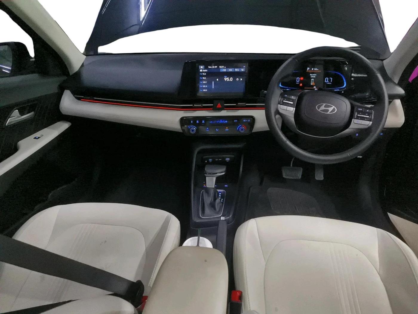 2024 Hyundai Verna  SX 1.5 MPI IVT, Petrol, Automatic, 5,092 km, interior