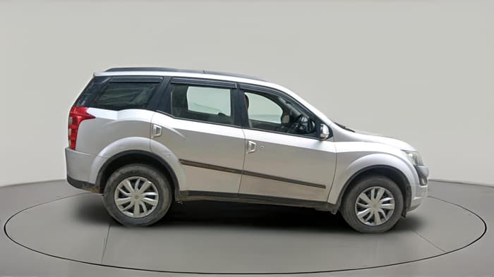 2016 Mahindra XUV500 W6, Diesel, Manual, 1,16,449 km, exterior