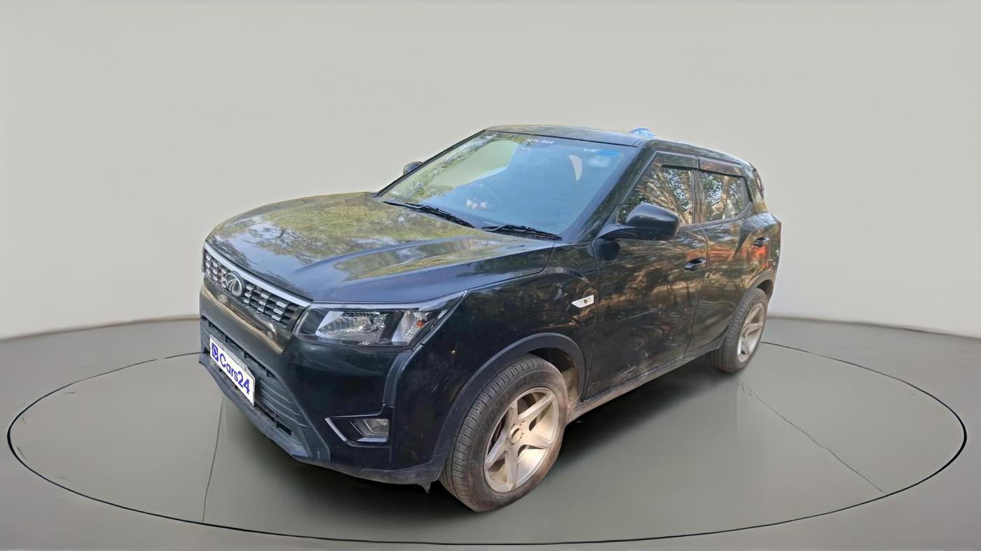 2022 Mahindra XUV300 W4 1.2 PETROL, Petrol, Manual, 35,687 km, exterior