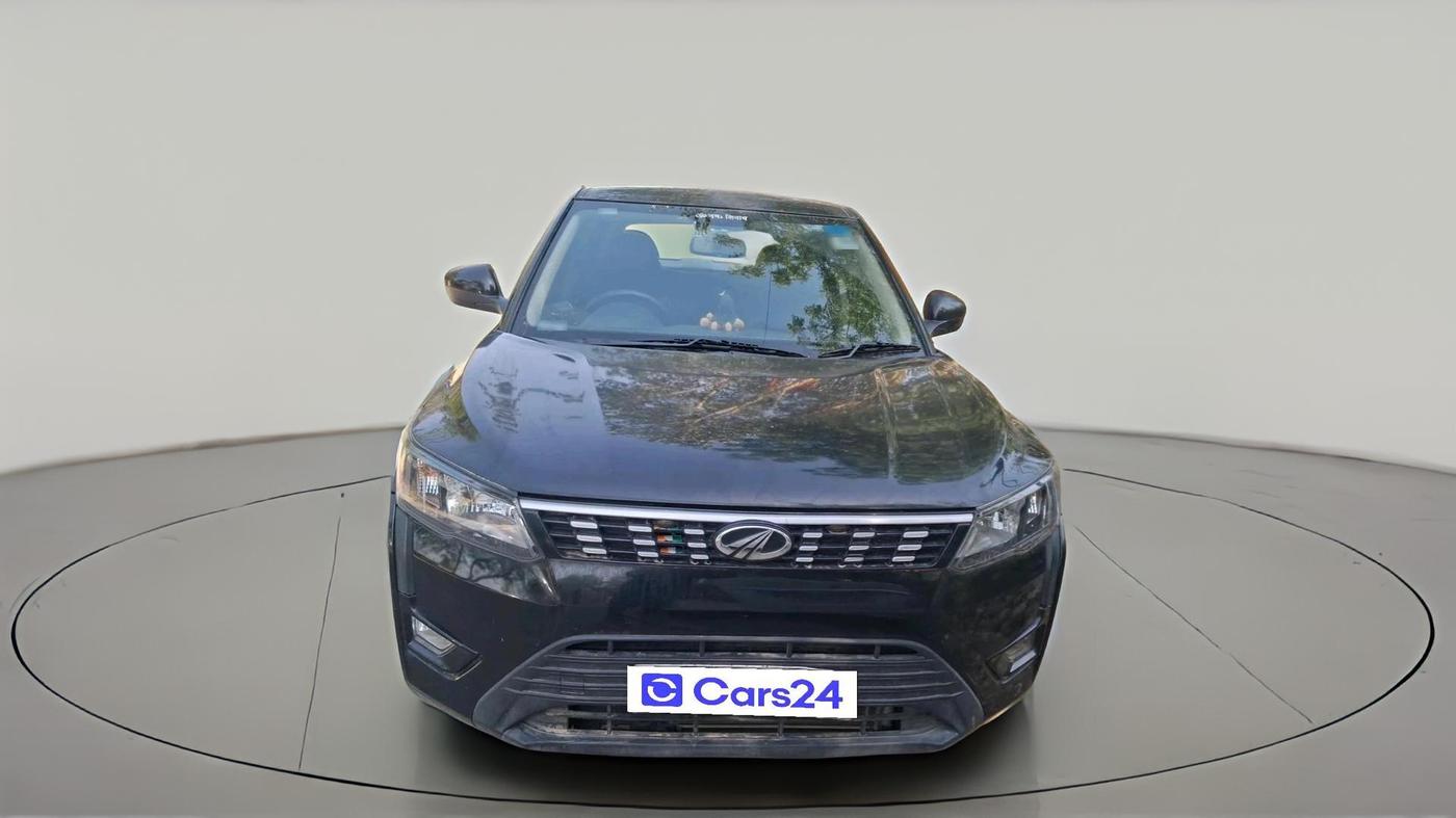 2022 Mahindra XUV300 W4 1.2 PETROL, Petrol, Manual, 35,687 km, exterior