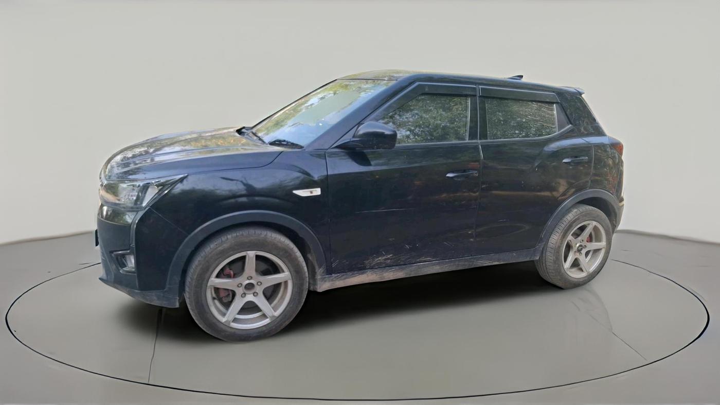 2022 Mahindra XUV300 W4 1.2 PETROL, Petrol, Manual, 35,687 km, exterior