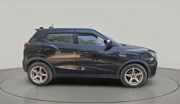 2022 Mahindra XUV300 W4 1.2 PETROL, Petrol, Manual, 35,687 km, exterior
