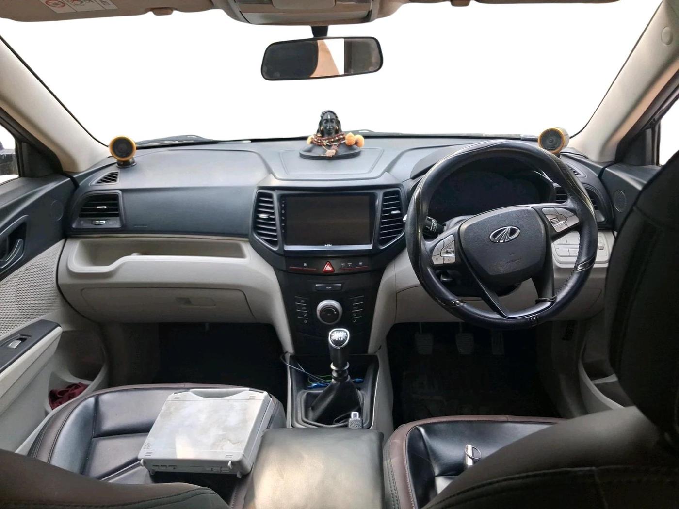 2022 Mahindra XUV300 W4 1.2 PETROL, Petrol, Manual, 35,687 km, interior