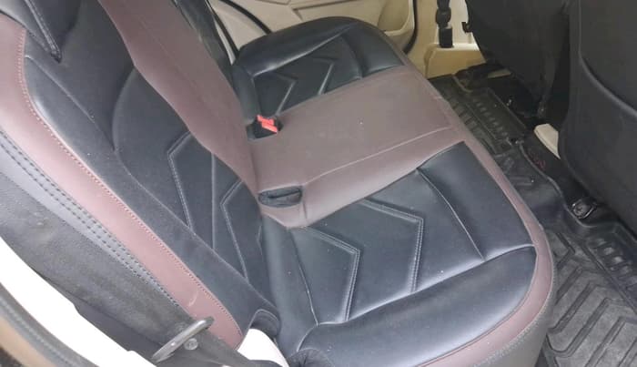 2022 Mahindra XUV300 W4 1.2 PETROL, Petrol, Manual, 35,687 km, interior